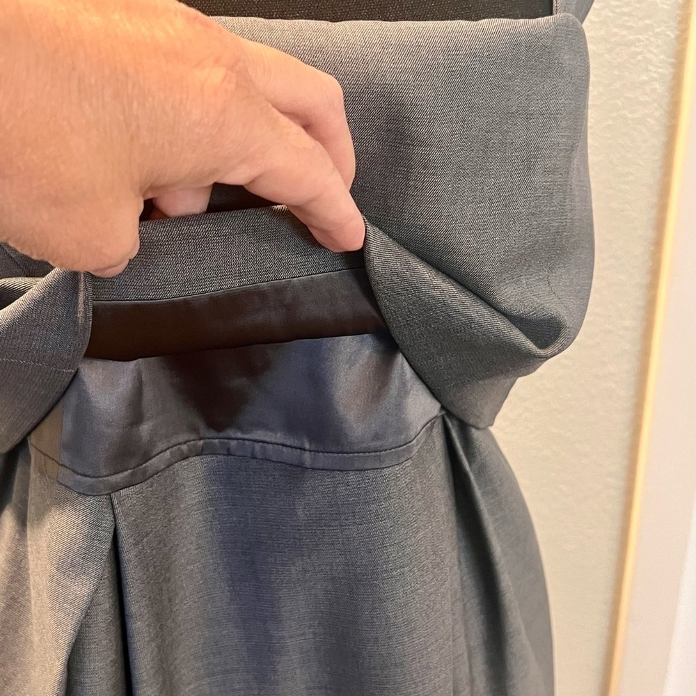 Max MARA gray bubble hem dress.  Made in Italy. Size 10 - Picture 13 of 13